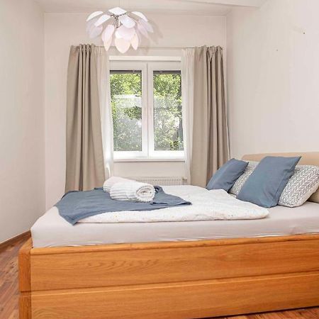 ברטיסלאבה Castle View Apartment With Free Parking מראה חיצוני תמונה
