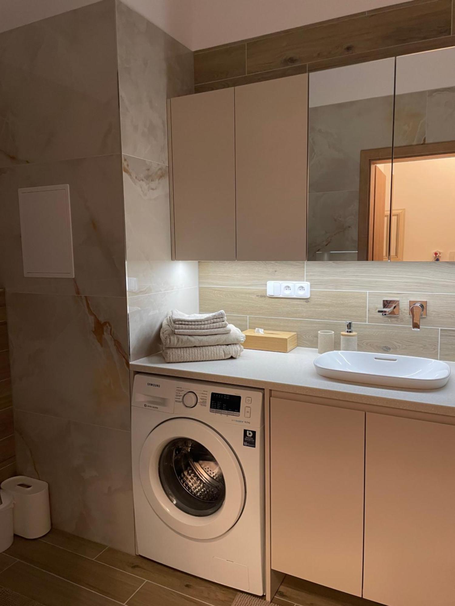 ברטיסלאבה Castle View Apartment With Free Parking מראה חיצוני תמונה