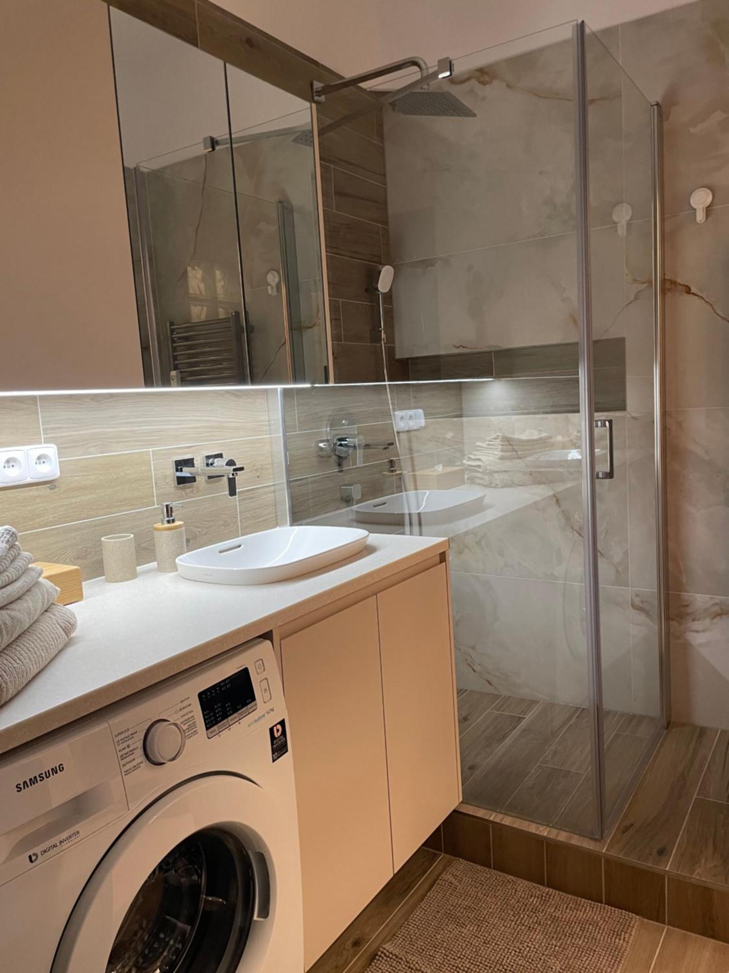 ברטיסלאבה Castle View Apartment With Free Parking מראה חיצוני תמונה